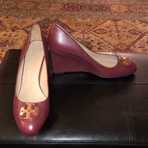 Tory Burch Chelsea wedge Size 10.5 - never worn
